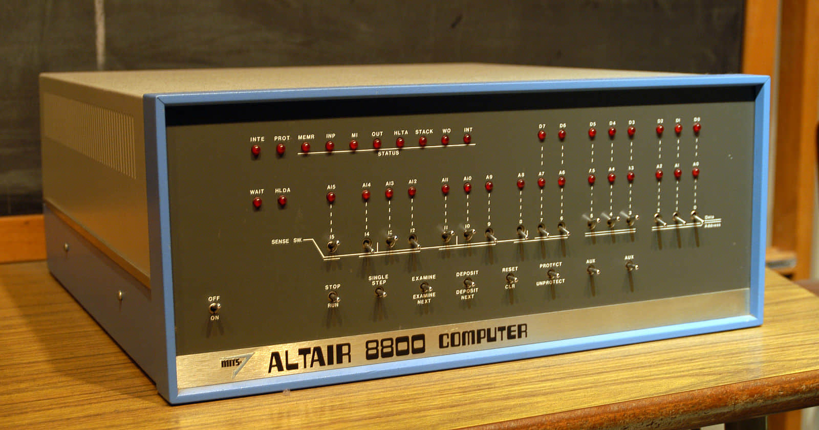 模拟 Altair 8800 计算机